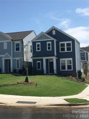 729 Lyndon Station Drive, Pineville, NC 28134