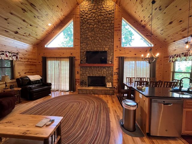 465 Confederate Circle, Murphy, NC 28906
