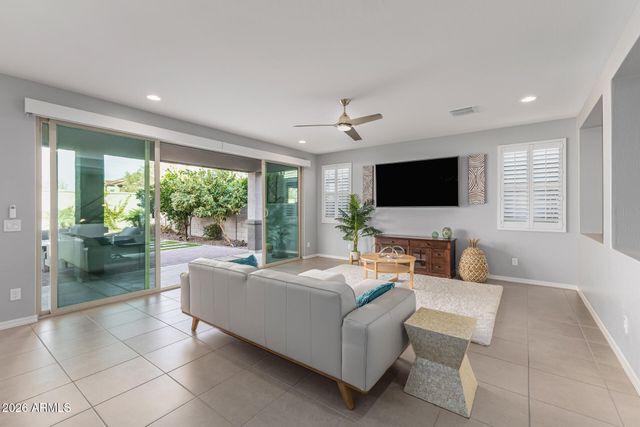 16064 W SOFT WIND Drive, Surprise, AZ 85387