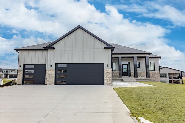 2801 NE Cherry Court, Grimes, IA 50111