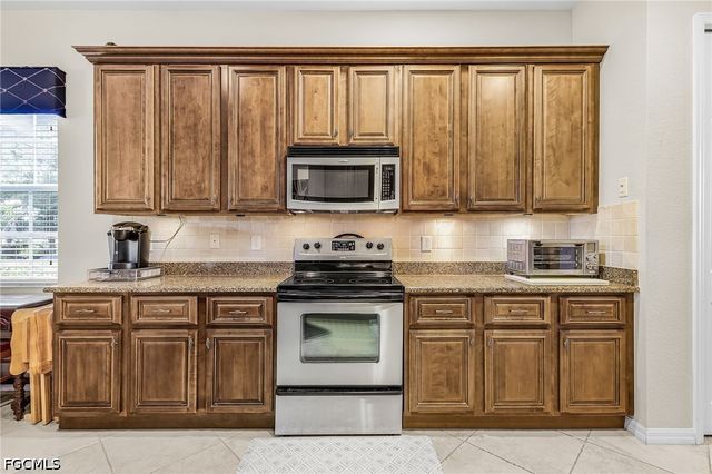 9132 Leatherwood LOOP, Lehigh Acres, FL 33936