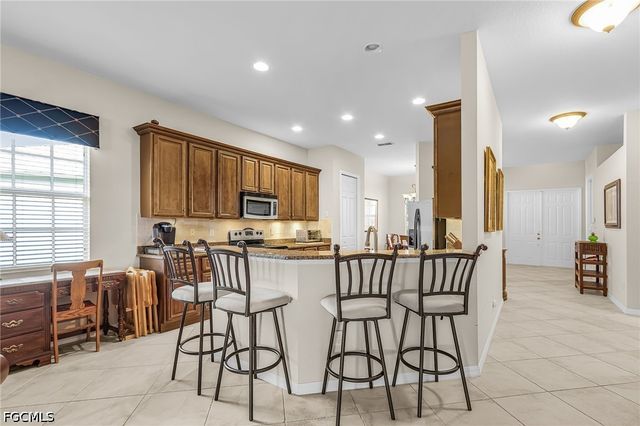 9132 Leatherwood LOOP, Lehigh Acres, FL 33936