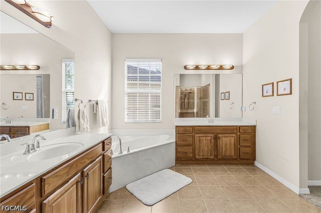 9132 Leatherwood LOOP, Lehigh Acres, FL 33936