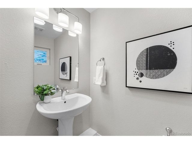 1245 N Utica St 103, Denver, CO 80204