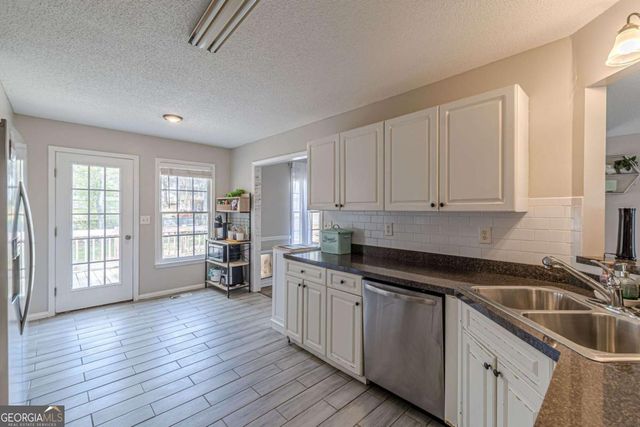 34 Shady Oak Court, Dallas, GA 30157