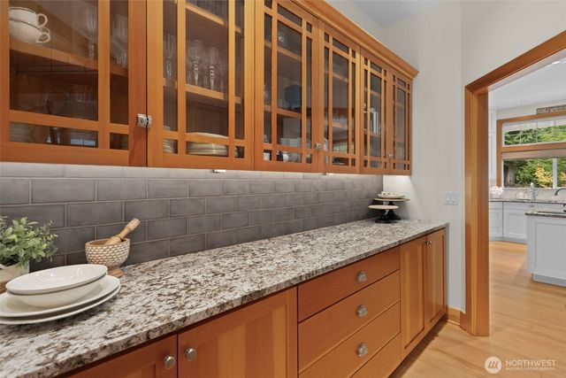 26415 SE Old Black Nugget Road, Issaquah, WA 98029