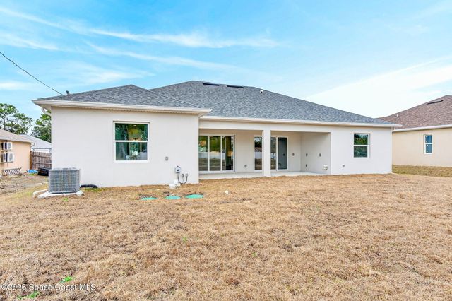 760 Starland Street SE, Palm Bay, FL 32909