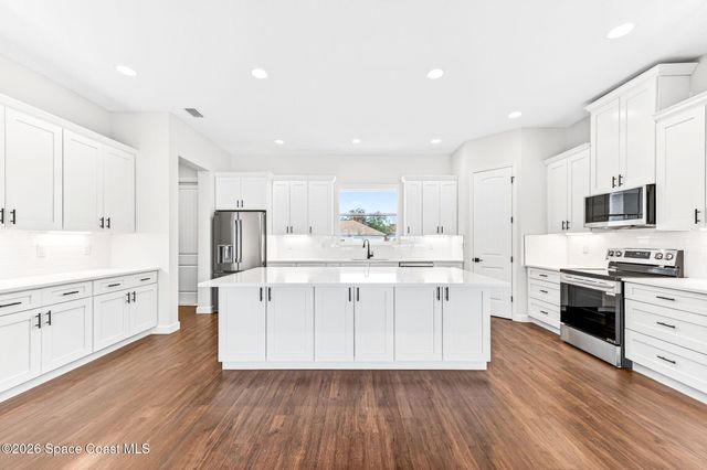 760 Starland Street SE, Palm Bay, FL 32909