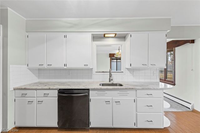 6208 Dora Boulevard, Independence, OH 44131