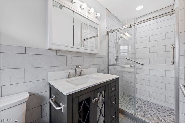 6208 Dora Boulevard, Independence, OH 44131