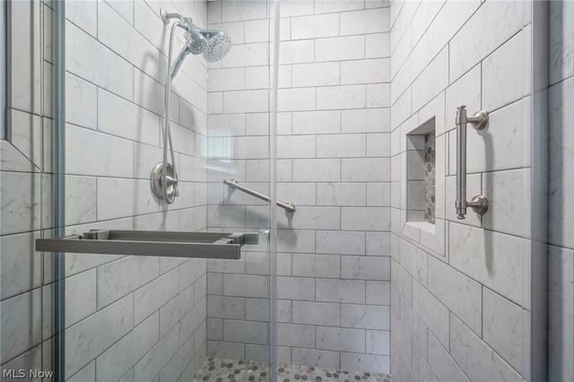 6208 Dora Boulevard, Independence, OH 44131