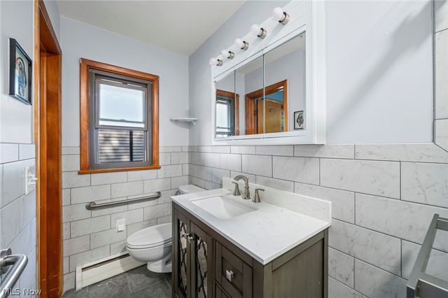 6208 Dora Boulevard, Independence, OH 44131