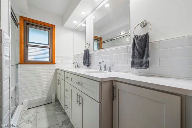 6208 Dora Boulevard, Independence, OH 44131