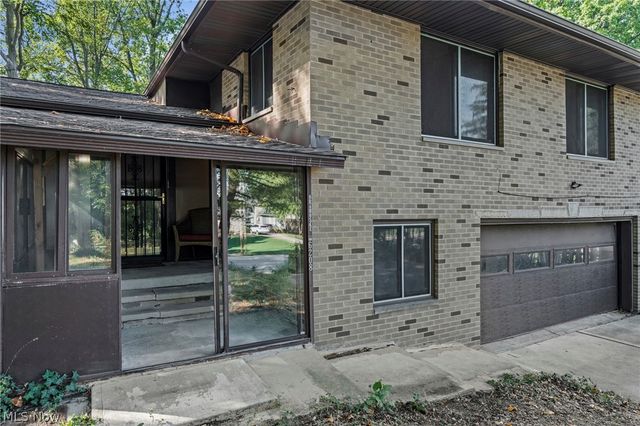 6208 Dora Boulevard, Independence, OH 44131