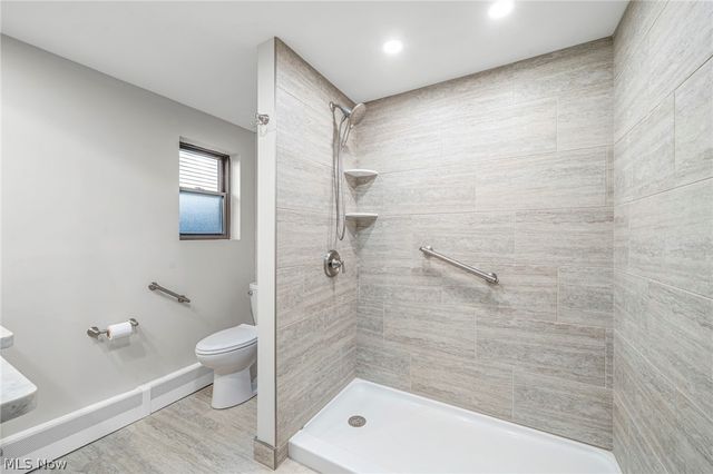 6208 Dora Boulevard, Independence, OH 44131