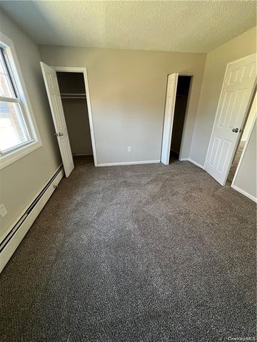 1502 Barclay Manor 15B, Newburgh, NY 12550
