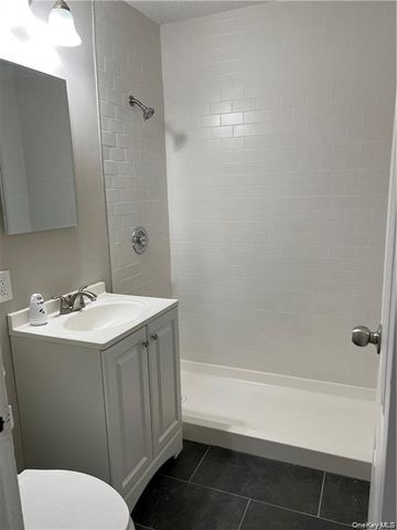1502 Barclay Manor 15B, Newburgh, NY 12550