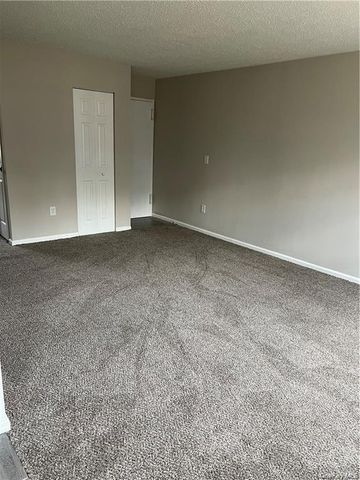 1502 Barclay Manor 15B, Newburgh, NY 12550