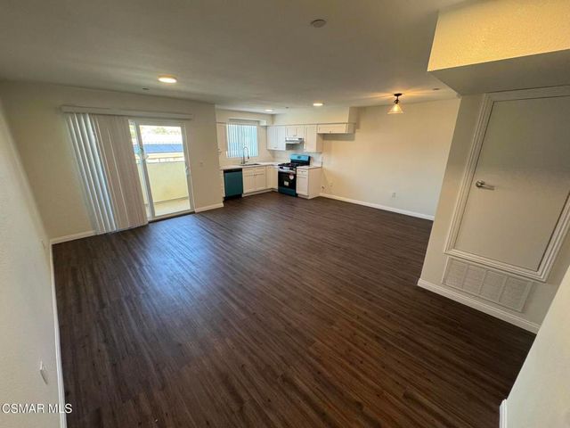 1850 Buyers Street 205, Simi Valley, CA 93063