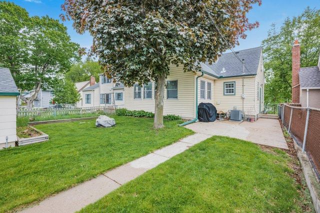 1981 W James Avenue, Saint Paul, MN 55105