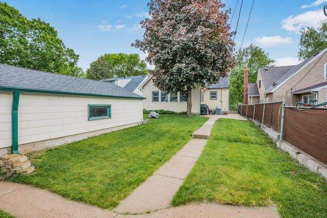 1981 W James Avenue, Saint Paul, MN 55105