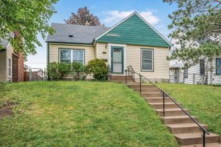 1981 W James Avenue, Saint Paul, MN 55105