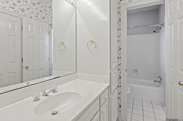 19110 S Trent Jones Dr, Baton Rouge, LA 70810