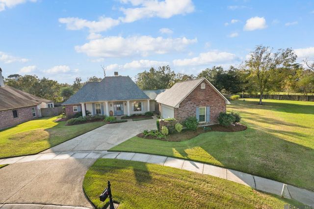 19110 S Trent Jones Dr, Baton Rouge, LA 70810