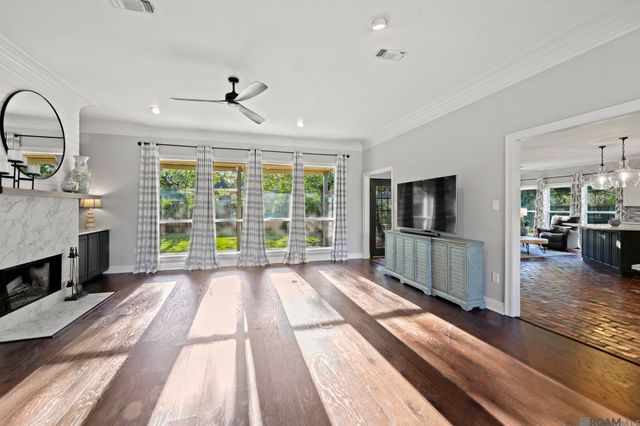 19110 S Trent Jones Dr, Baton Rouge, LA 70810