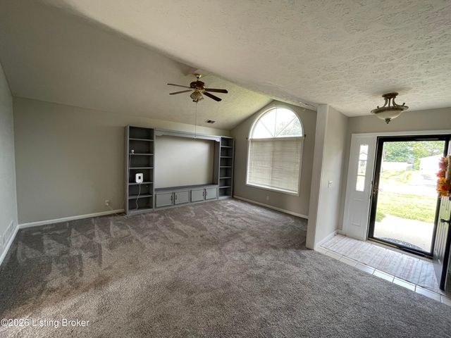1113 Tara Way, Lawrenceburg, KY 40342