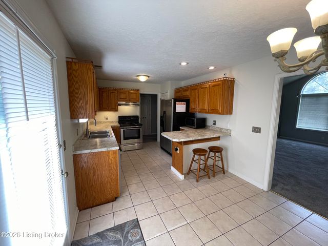 1113 Tara Way, Lawrenceburg, KY 40342