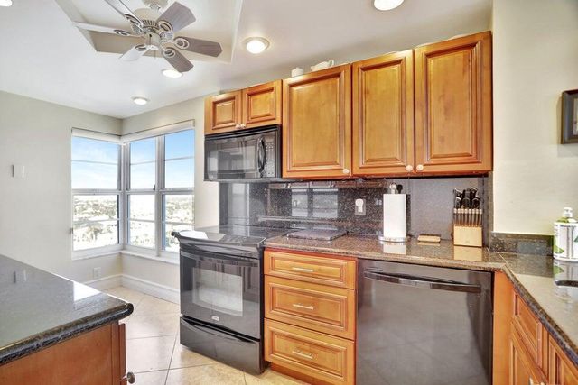 1021 Hillsboro Mile 1108, Hillsboro Beach, FL 33062