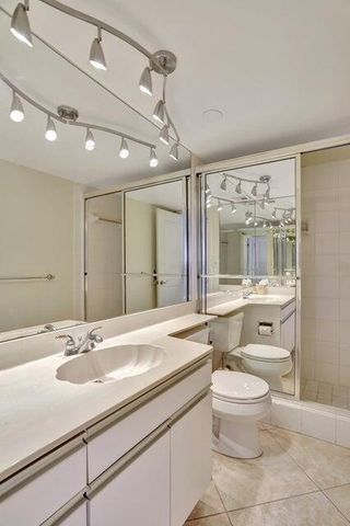 1021 Hillsboro Mile 1108, Hillsboro Beach, FL 33062