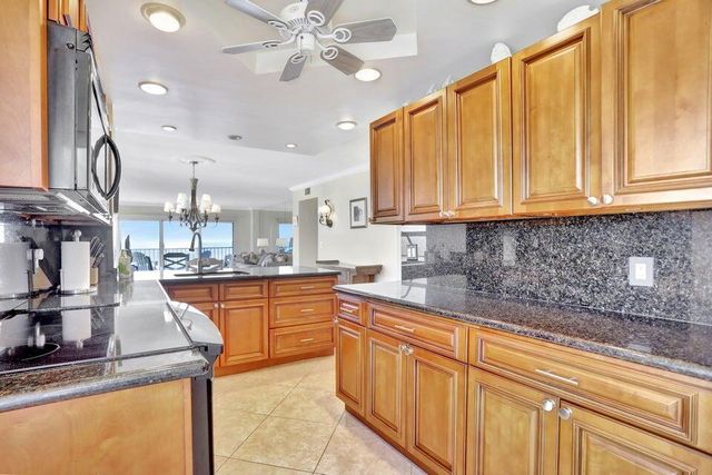 1021 Hillsboro Mile 1108, Hillsboro Beach, FL 33062