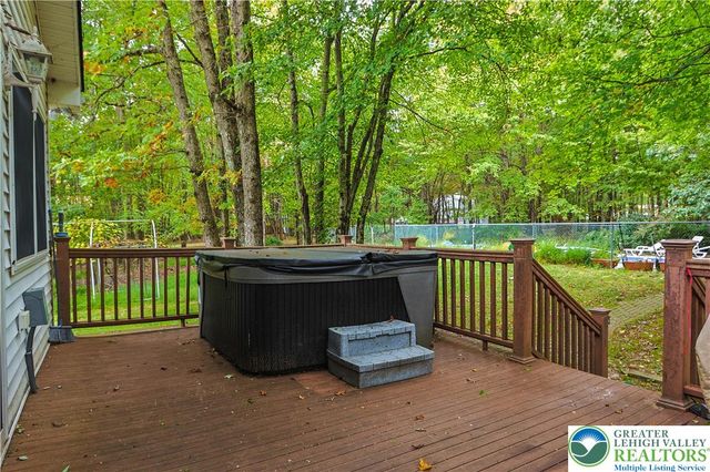 271 North Shore Drive, Tunkhannock Twp, PA 18210