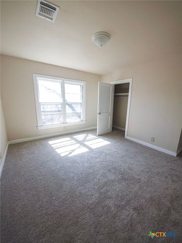 2006 N Wheeler Street, Victoria, TX 77901