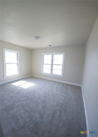 2006 N Wheeler Street, Victoria, TX 77901