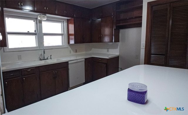 2006 N Wheeler Street, Victoria, TX 77901