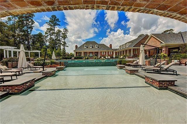 190 W Breezy Way, The Woodlands, TX 77380