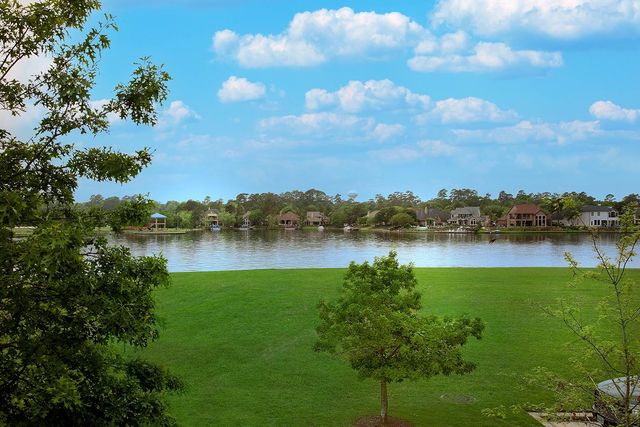 190 W Breezy Way, The Woodlands, TX 77380