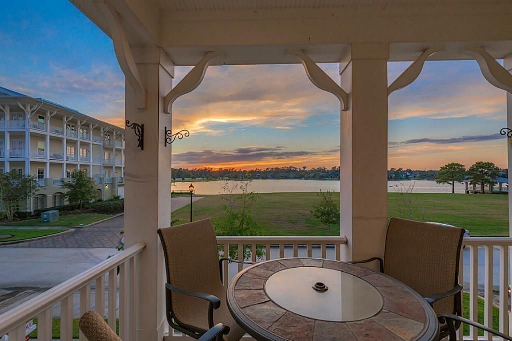 190 W Breezy Way, The Woodlands, TX 77380