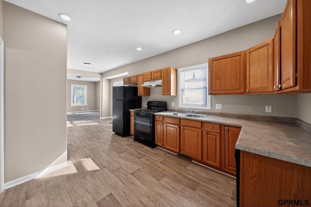 4812 S 17Th Street, Omaha, NE 68107