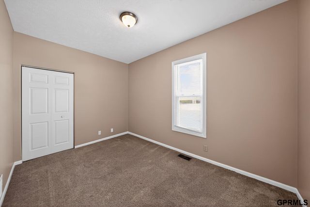 4812 S 17Th Street, Omaha, NE 68107