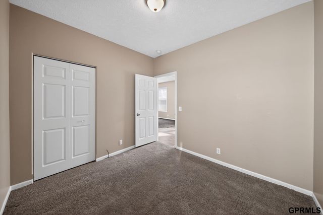 4812 S 17Th Street, Omaha, NE 68107