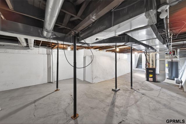 4812 S 17Th Street, Omaha, NE 68107