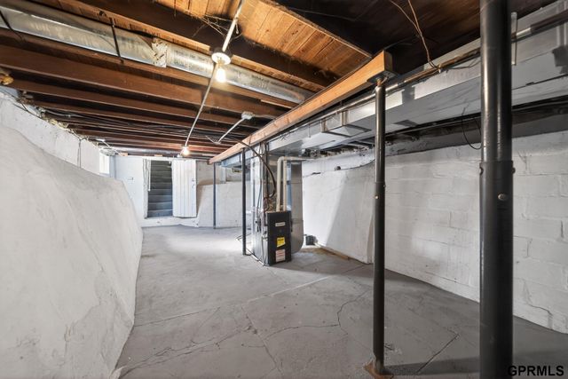 4812 S 17Th Street, Omaha, NE 68107