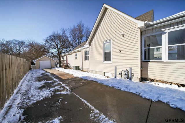 4812 S 17Th Street, Omaha, NE 68107