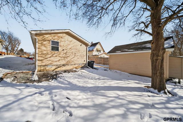 4812 S 17Th Street, Omaha, NE 68107