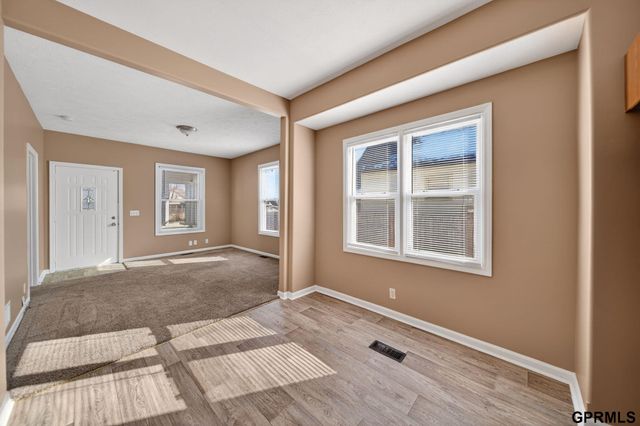 4812 S 17Th Street, Omaha, NE 68107