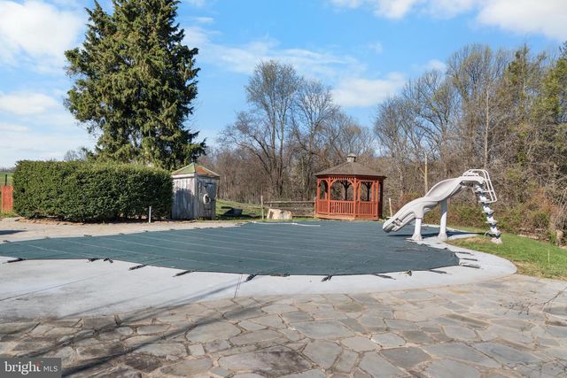 1728 VALLEY LN, Chester Springs, PA 19425